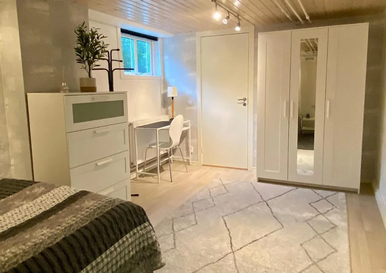 Lower Floor Of 50 Sqm In Nice Villa With Parking Stockholm Apartment