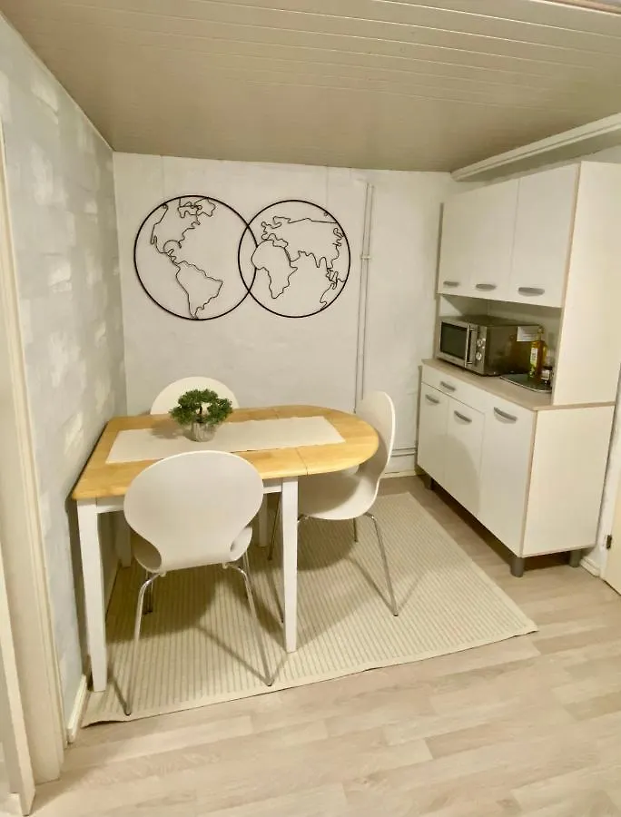 Lower Floor Of 50 Sqm In Nice Villa With Parking Stockholm