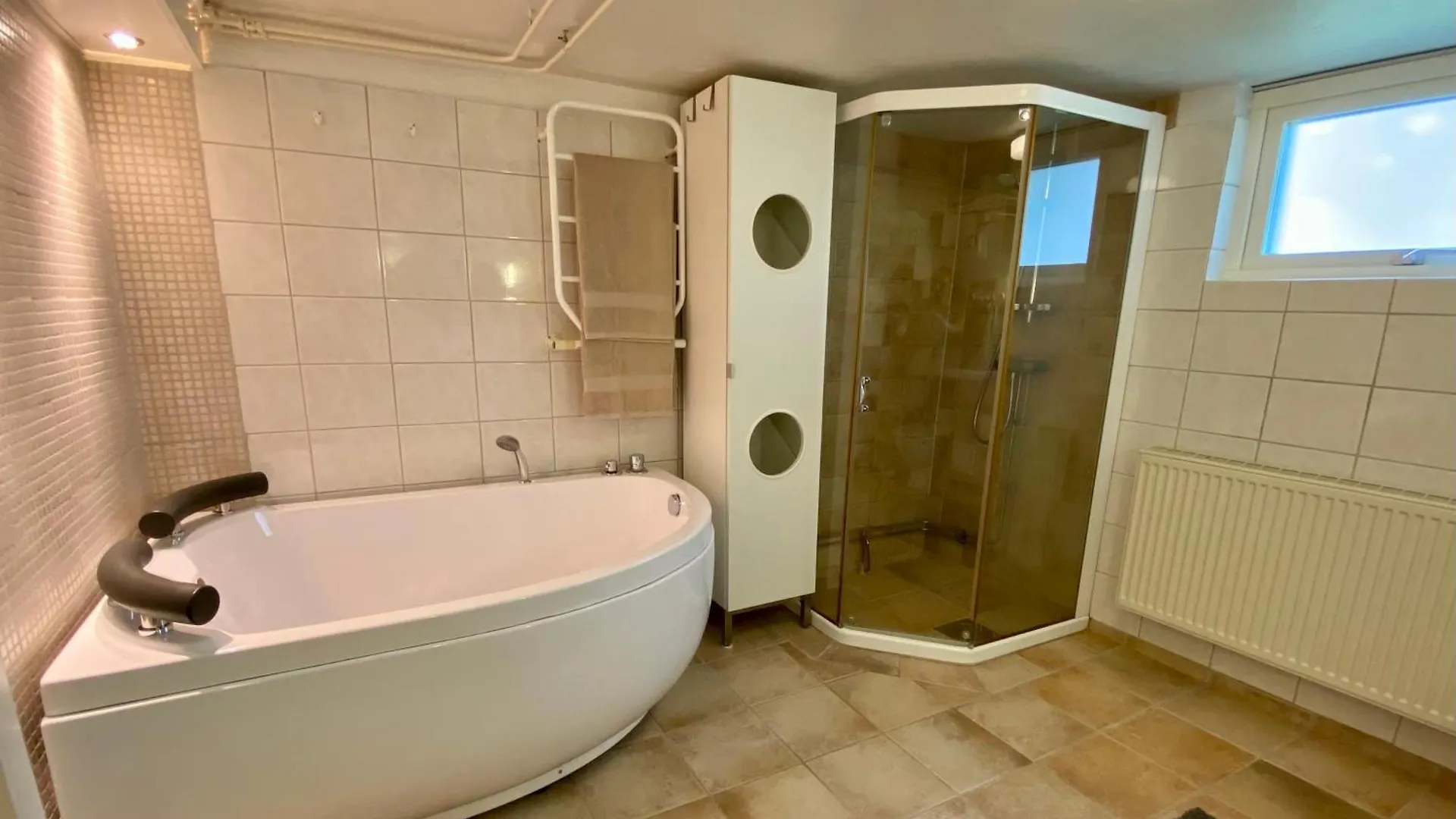 Apartment Lower Floor Of 50 Sqm In Nice Villa With Parking Stockholm